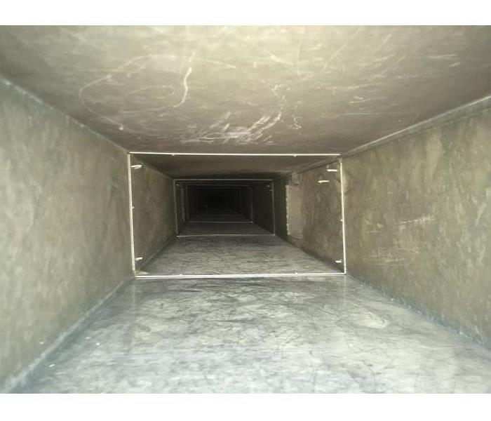 A clean and clear commercial building air duct